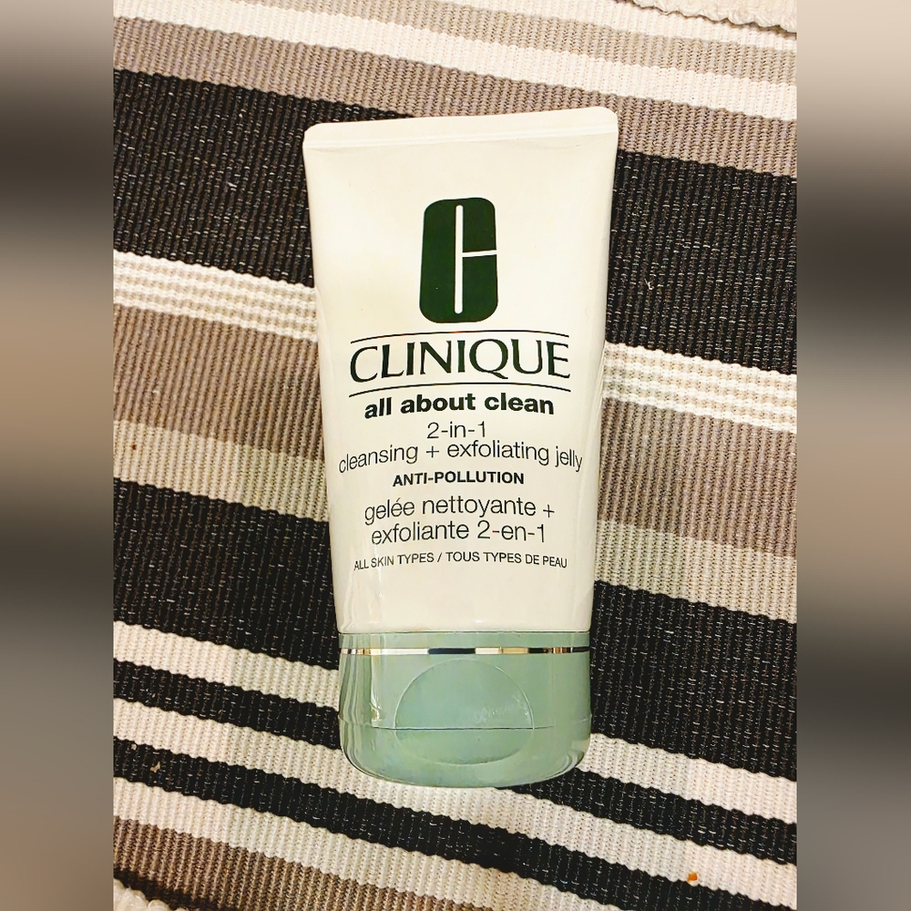 Clinique All About Clean 2-in-1 Cleansing & Exfoliating Jelly.